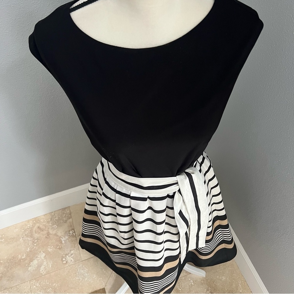 Dressbarn Black and White Pleated Midi Dress - Picture 3 of 14